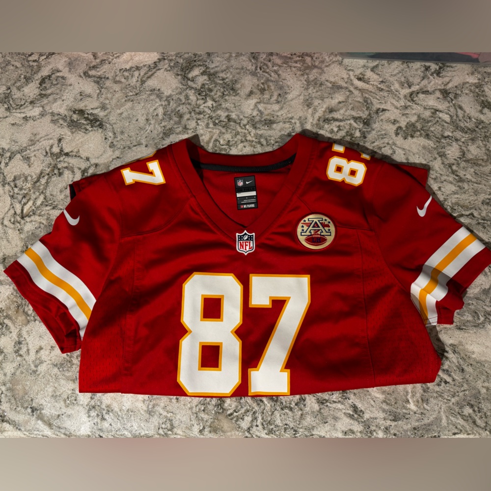 Travis Kelce Jersey! Perfect for Super Bowl Parties!